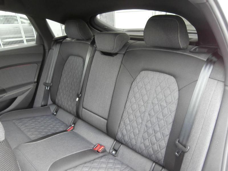 Audi A5 (2024) Limuzína TDI quattro 150kW - fotka 10 z 31