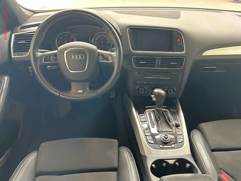 Audi Q5 (2010) 3.0 TDi Quattro, S-line, AT - fotka 8 z 17