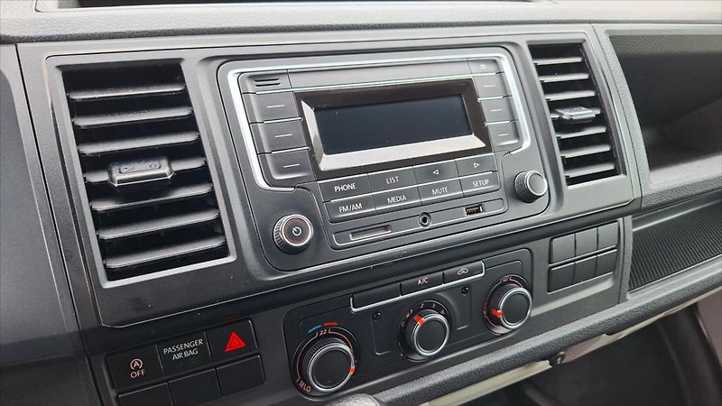 Volkswagen Transporter 2,0 TDi 110 KW DSG Skříň DPH - fotka 13 z 15