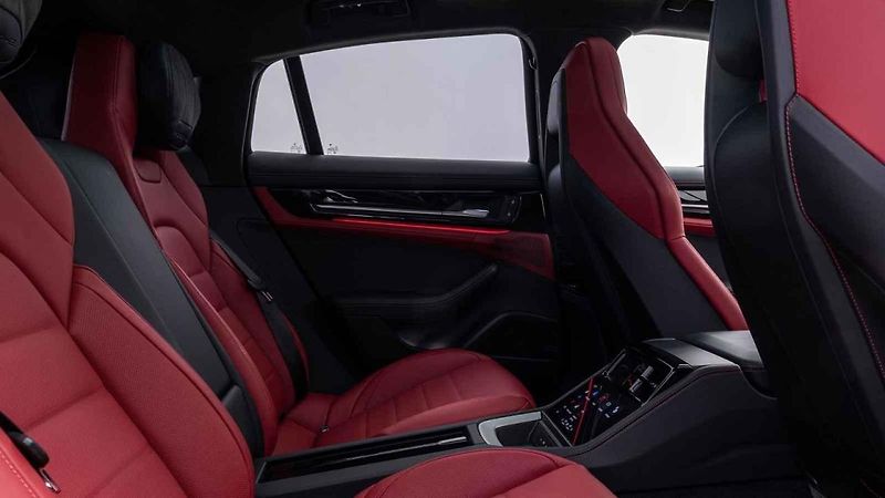 Česká premiéra Porsche Panamera v pražském bytě