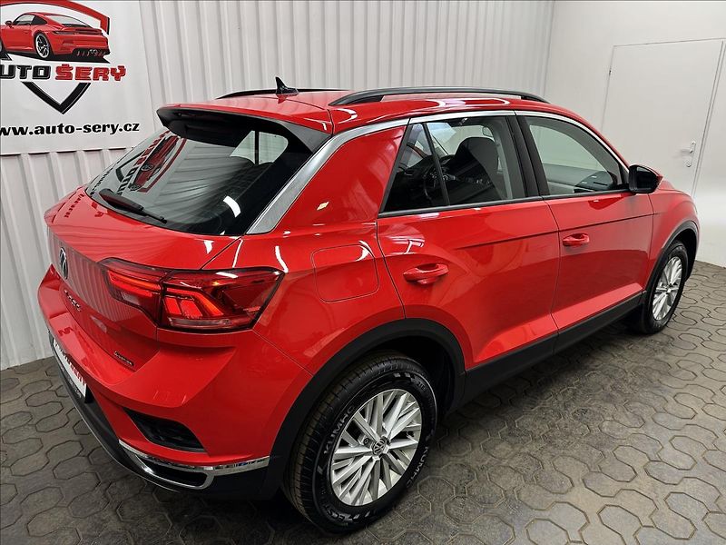 Volkswagen T-Roc 2.0TSI 140kW DSG ACC 4MOTION - fotka 8 z 37