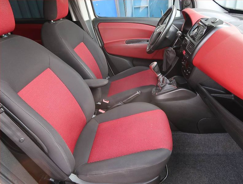 Fiat Dobló (2010) 1.3 MultiJet, 5Míst - fotka 9 z 21