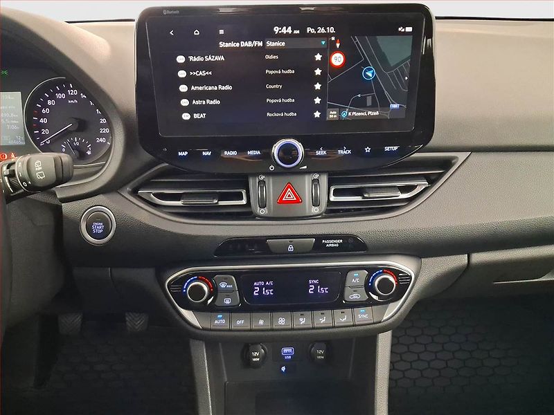 Hyundai i30 (2023) 1.5 T-GDI MHEV, ČR,1.maj - fotka 12 z 19