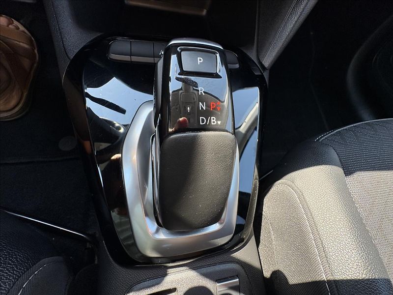 Opel Corsa Bat.50kW Led,Výhřev,Kamera - fotka 10 z 45