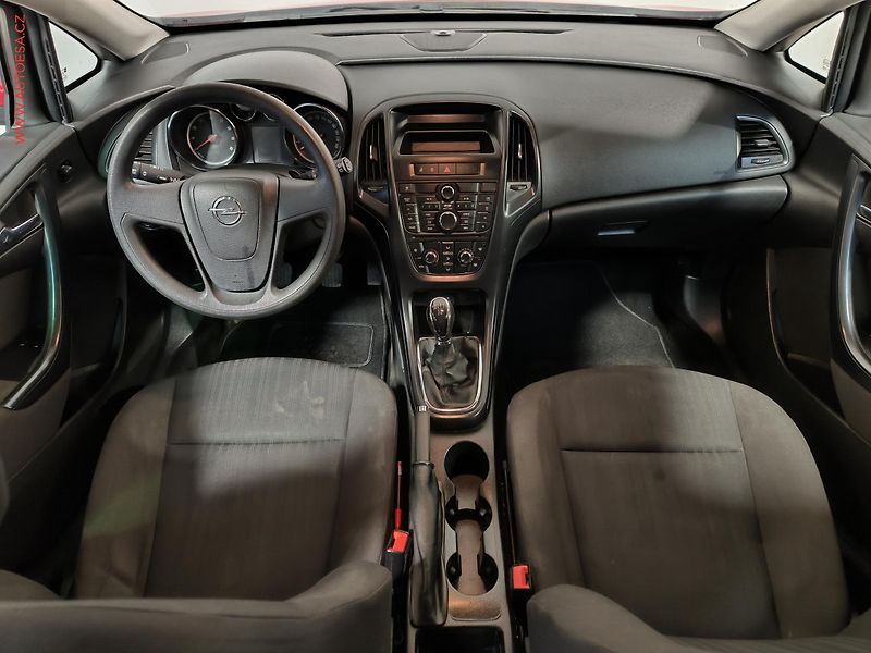Opel Astra (2011) 1.4i, AC - fotka 8 z 17