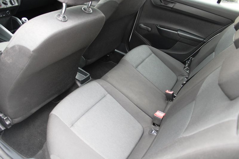 Škoda Fabia (2016) 1,2TSI KLIMA EL.OKNA ALUKOLA - fotka 10 z 17