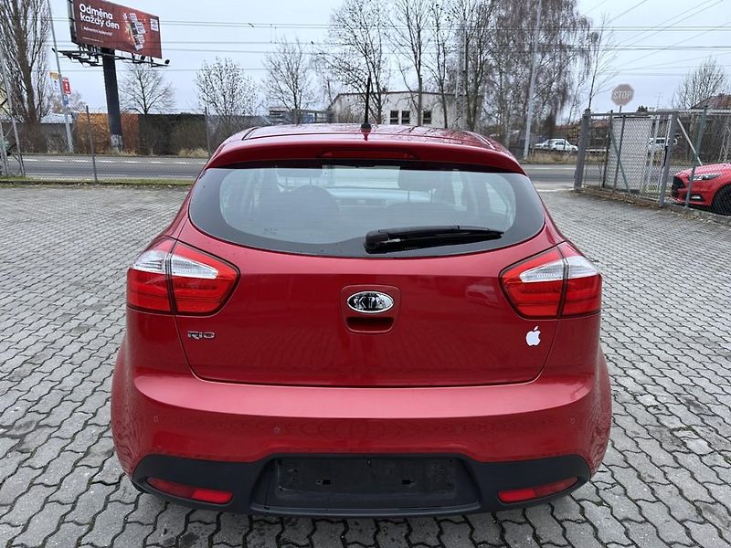 Kia Rio 1.4i 80 kW digi. klima - fotka 4 z 17