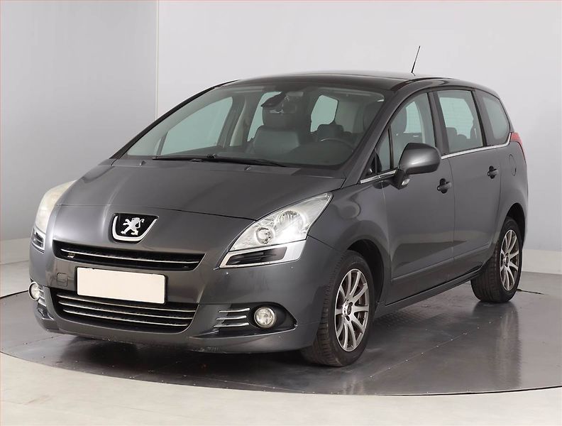 Peugeot 5008 (2012) Allure 1.6 HDi, po STK - fotka 2 z 22