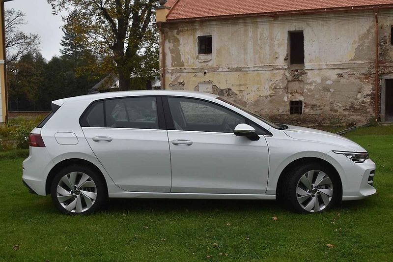 Volkswagen Golf eHybrid je ideální volbou pro ty, kteří po většinu roku jezdí často a na vzdálenosti do sta kilometrů