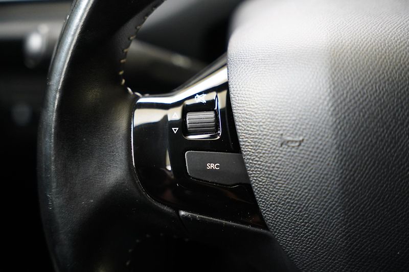 Peugeot 308 - fotka 15 z 25