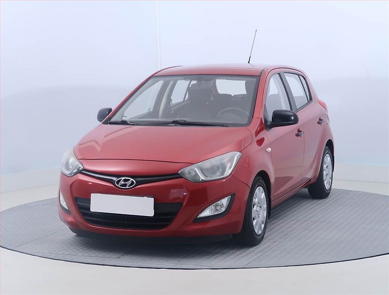 Hyundai i20 (2012) 1.2, Serv.kniha, zamluveno - fotka 2 z 14