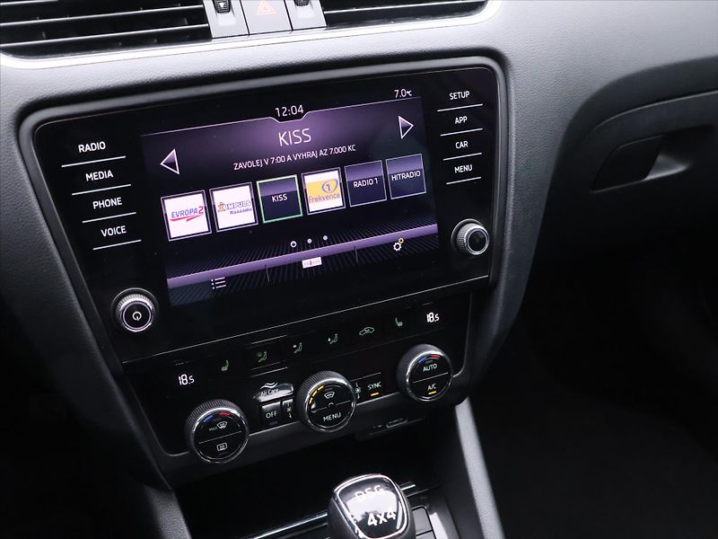 Škoda Octavia 2,0 TDI 110kW DSG Style-Sport - fotka 22 z 34
