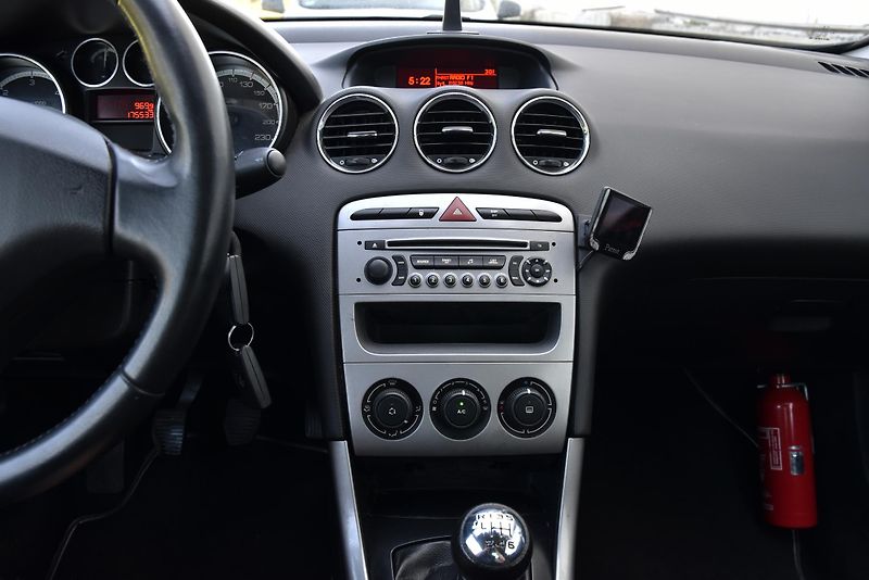 Peugeot 308 CC 1.6 HDi 6st,KLIMA,TEMP,ALU - fotka 22 z 41