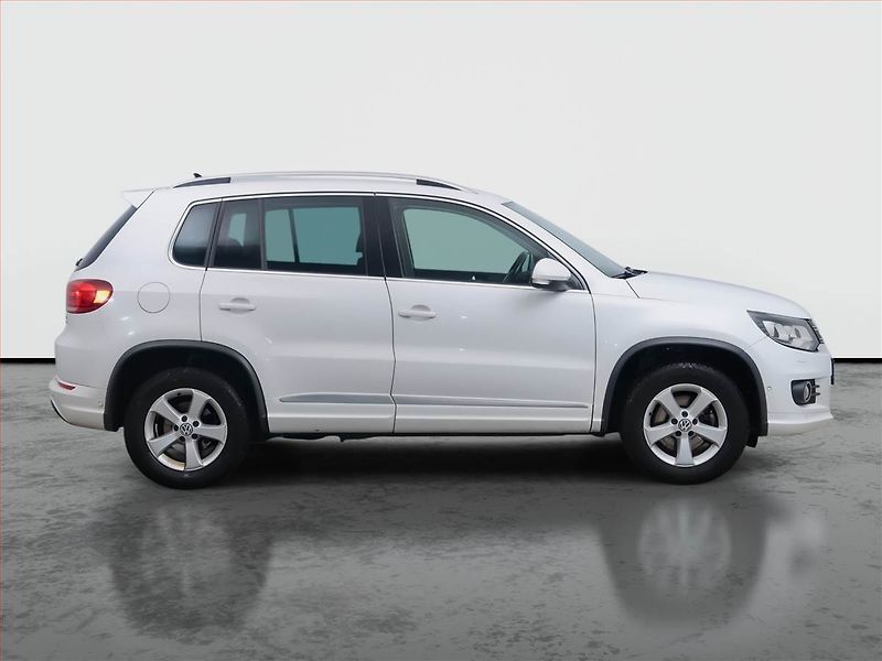 Volkswagen Tiguan (2014) R-Line 2.0 TDI, 4X4, Navi - fotka 6 z 17
