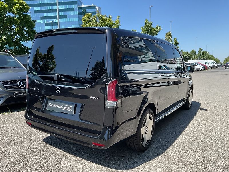 Mercedes-Benz Třídy V 300D 4MATIC EXCLUSIVE - fotka 2 z 11