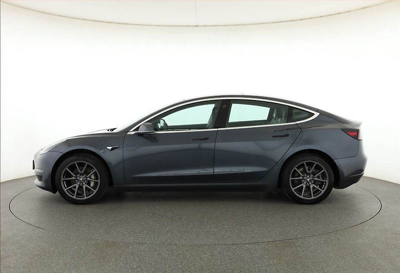 Tesla Model 3 (2019) Long Range 4WD 78kWh, SoH 85% - fotka 3 z 22