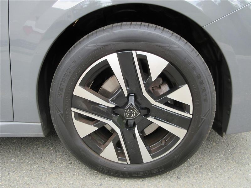 Peugeot 208 1,2 PureTech Allure, LED, Nové - fotka 27 z 29