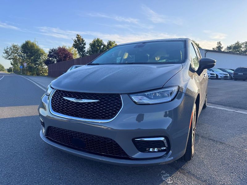 Chrysler Pacifica (2023) 3,6 Hybrid RU Radar Limit 2023 - fotka 6 z 20
