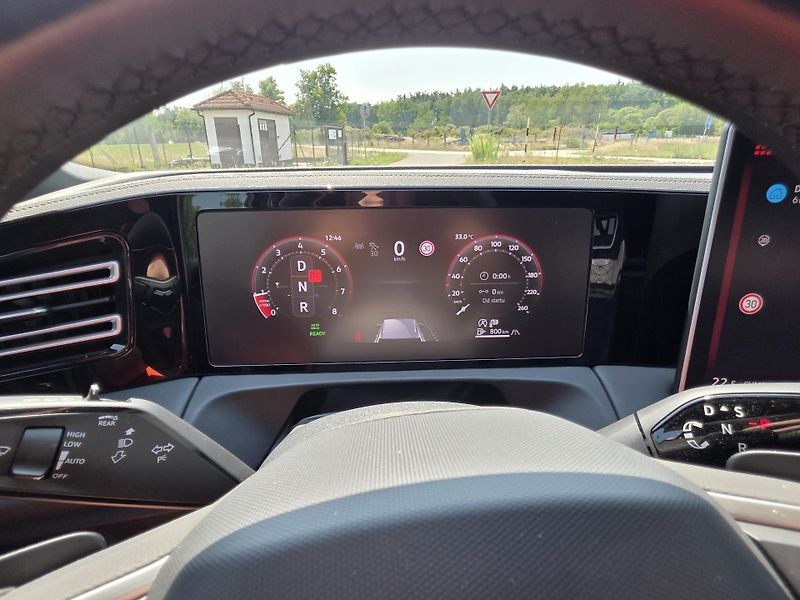 Volkswagen Tiguan (2025) Tiguan R-Line 1,5 eTSI  - fotka 18 z 21