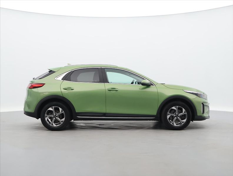 Kia XCeed 1,5 T-GDI 117kW Exclusive DPH - fotka 8 z 34