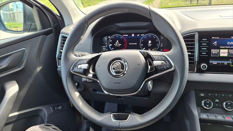 Škoda Karoq 2,0 TDI 110kW Style Exclusive - fotka 18 z 30