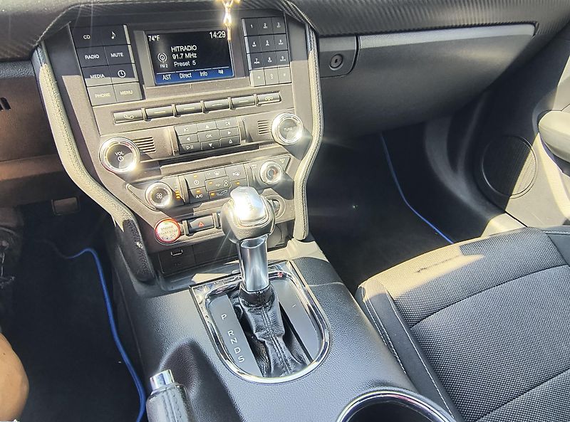 Ford Mustang (2016) 3.7 V6 225KW/AUTOMAT - fotka 38 z 46