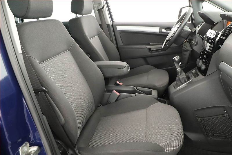 Opel Zafira (2010) 1.6, 7 míst, jezdí výborně - fotka 7 z 13