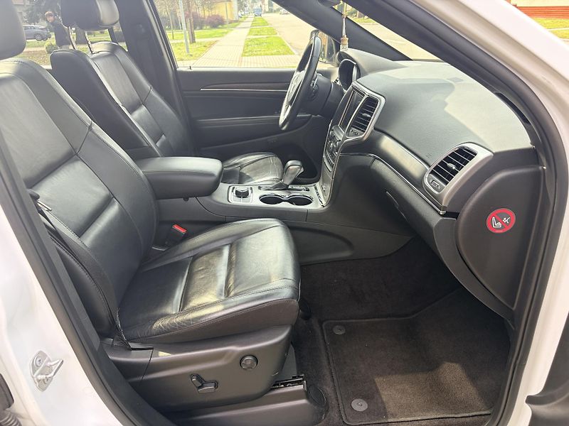 Jeep Grand Cherokee 3.0 V6 CRD 184KW - fotka 46 z 47
