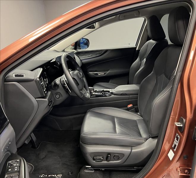 Lexus NX 450h plus 450H+ 2,5 PHEV PRESTIGE - fotka 6 z 20