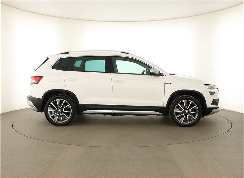 Škoda Karoq (2019) Scout 2.0 TDI, 4X4, ČR,1.maj - fotka 6 z 14