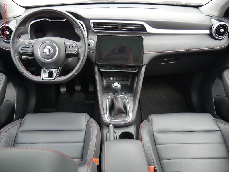 MG ZS (2022) 1.0 TGi, 1.maj,ČR, Exclusive - fotka 8 z 28