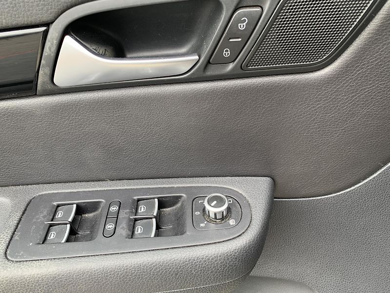 Seat Alhambra (2015) 2.0TDi, 103KW, EL.DVEŘE+KUFR - fotka 17 z 30