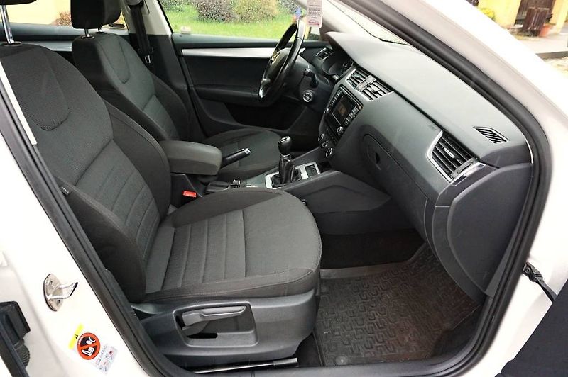 Škoda Octavia (2013) STYLE 2,0 TDI 110 kW - fotka 17 z 40