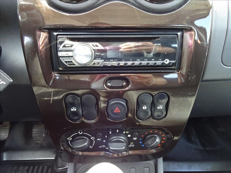 Dacia Duster 1,5 DCi 81kW 4x4 - fotka 32 z 42