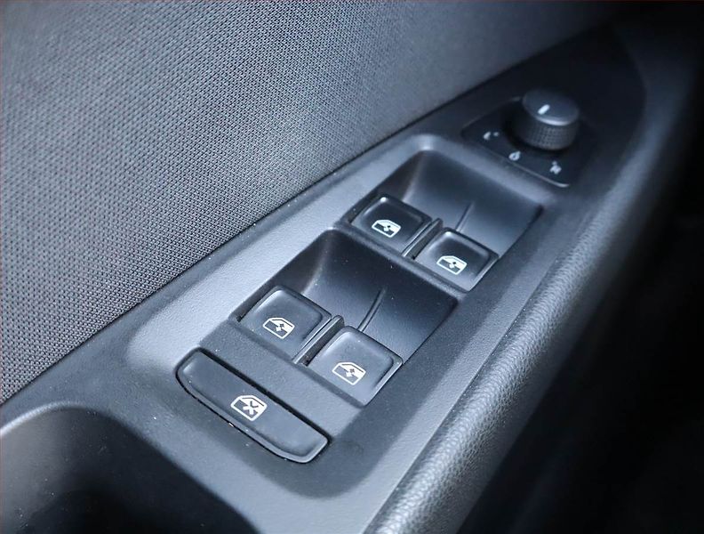 Seat Leon (2016) 1.4 TSI, Tempomat - fotka 15 z 16