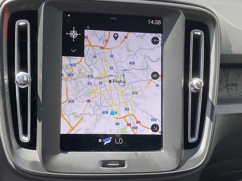 Volvo XC40 (2021) 1.5i, ČR, Momentum, AT, LED - fotka 14 z 17