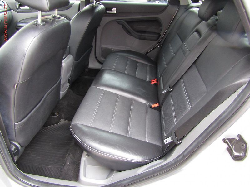 Ford Focus (2008) 2.0TDCi, ČR, AC, TZ, bixen - fotka 10 z 14