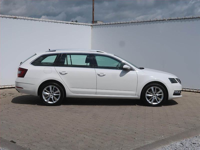 Škoda Octavia (2018) Style 2.0 TDI, Navi, Tempomat - fotka 6 z 18