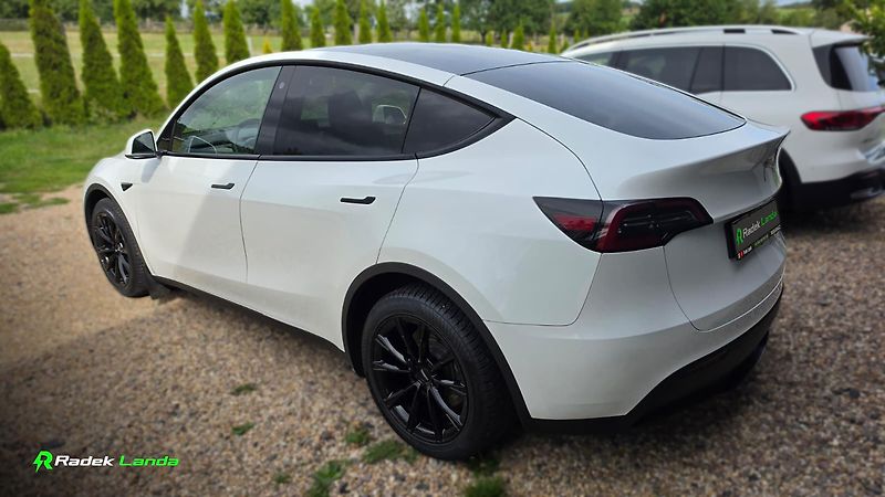 Tesla Model Y (2023) Long Range AWD | Berlín - fotka 2 z 9