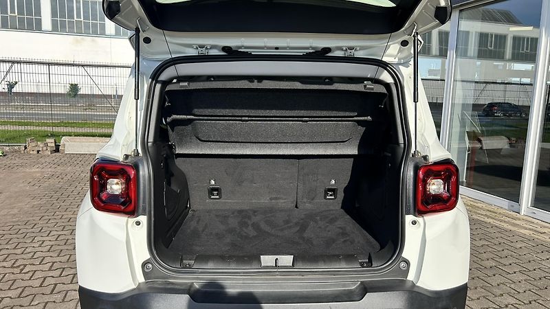Jeep Renegade 1.5T Limited 130k - fotka 14 z 14