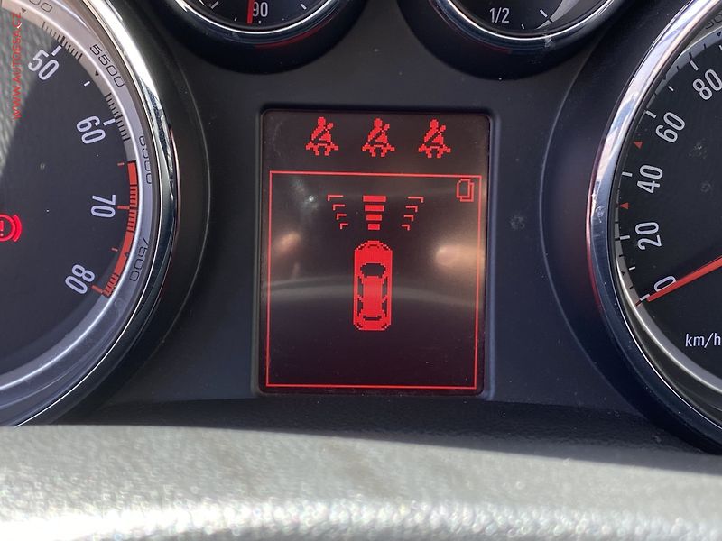 Opel Mokka (2016) 1.6, Edition, navi, kamera - fotka 18 z 20