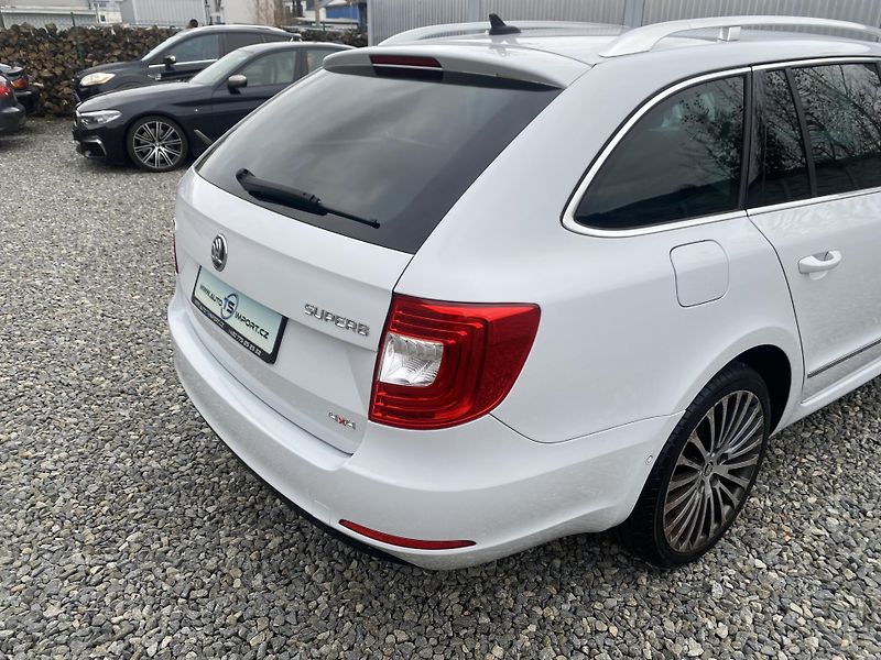 Škoda Superb 2.0TDi 4x4 170PS DSG L+K COMBI - fotka 46 z 158