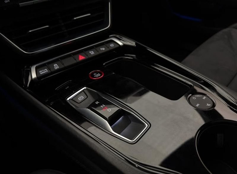 Audi e-tron GT Quattro HuD 360k Matrix Pano. - fotka 32 z 36