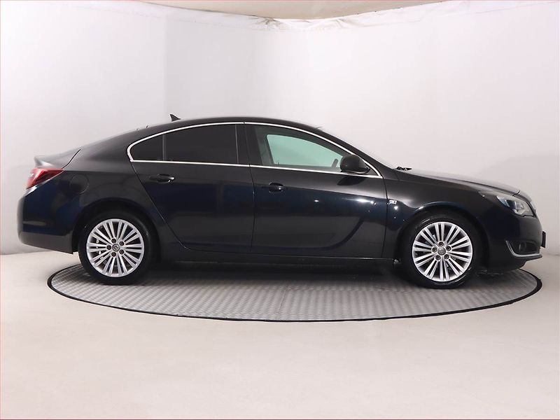Opel Insignia (2015) 2.0 CDTI, Automat, Navi - fotka 6 z 20