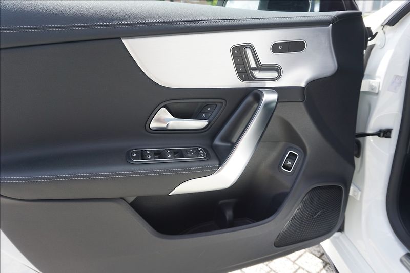 Mercedes-Benz CLA 2,0 45 S SB 4M+ - fotka 11 z 20