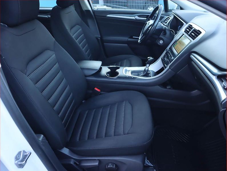 Ford Mondeo (2018) 1.5 TDCi, Serv.kniha, Navi - fotka 9 z 21