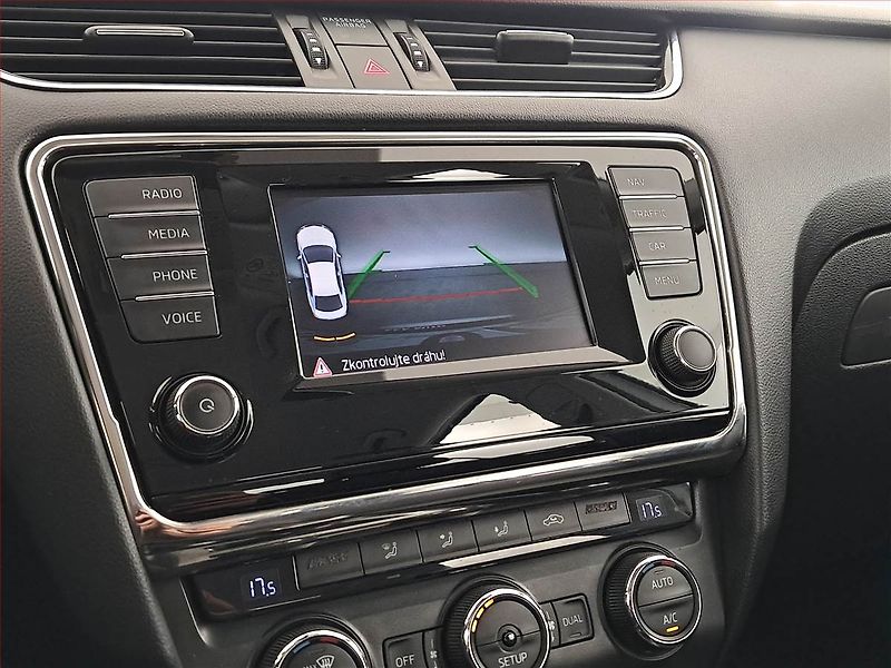 Škoda Octavia (2015) Elegance 2.0 TDI, Kůže, Navi - fotka 16 z 19