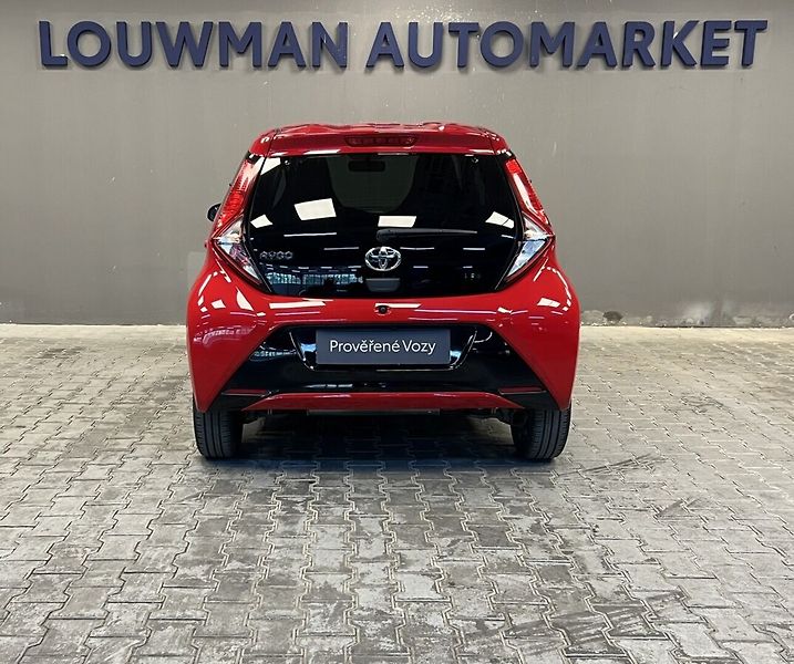 Toyota Aygo 1.0 VVT-i AT Style - fotka 13 z 15