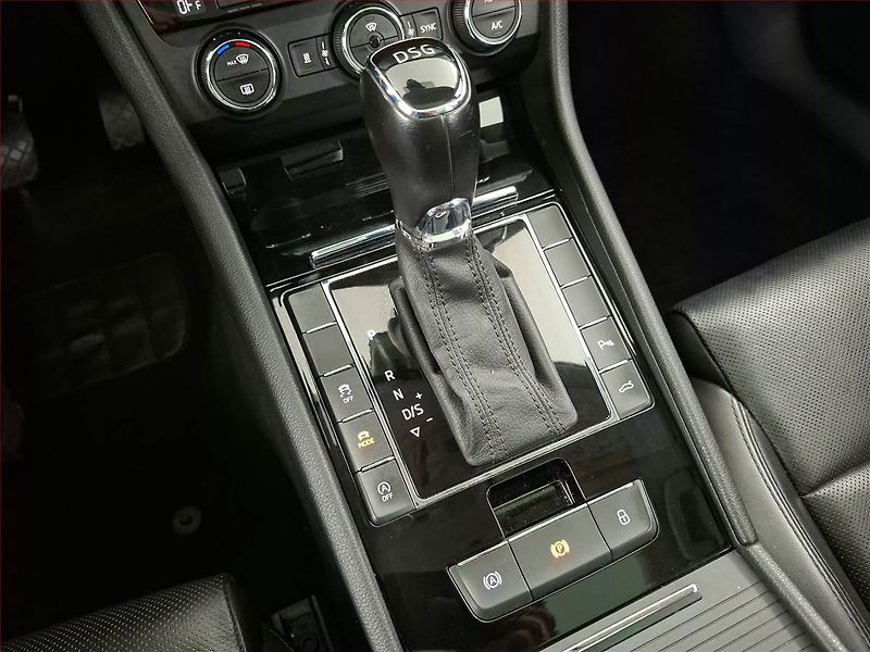 Škoda Superb (2016) Style Plus 2.0 TSI, Automat - fotka 17 z 20