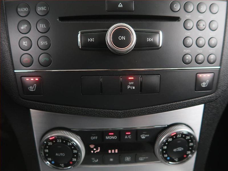 Mercedes-Benz Třídy C (2009) Avantgarde C 220 CDI, Automat - fotka 20 z 21